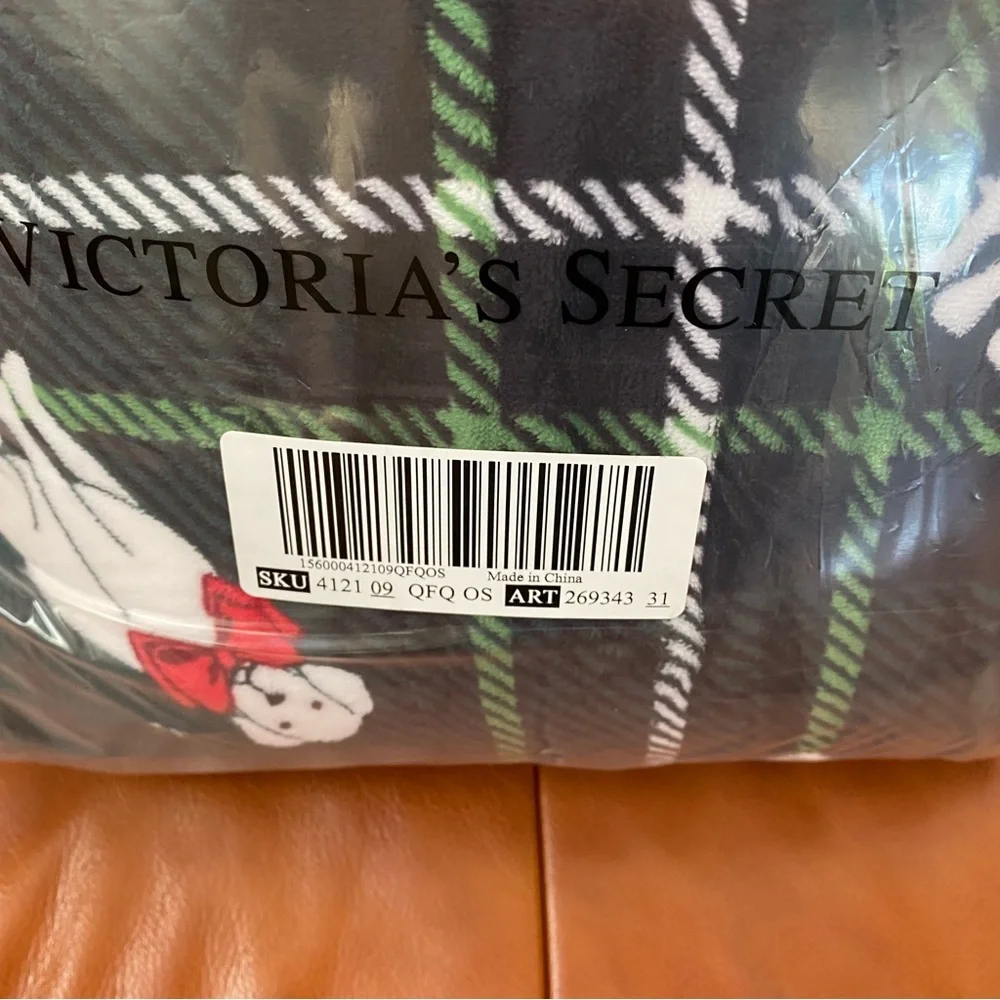 NWT Pink Cozy Fleece Blanket - Picture 5 of 9